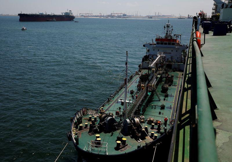 Oil rises on fears of heightened tensions in Middle East