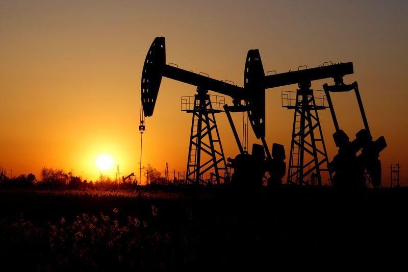 Brent gives up gains after rising above 65 on Texas freeze