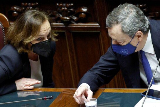Italy's Draghi easily wins lower house confidence vote, now fully empowered Italy's Draghi easily wins lower house confidence vote, now fully empowered