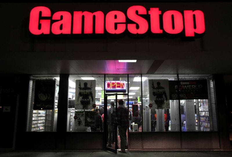 GameStop finance head to resign
