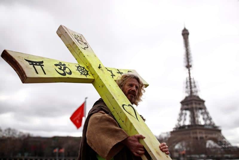 France’s ‘yellow vest’ protest numbers sharply down, govt figures show