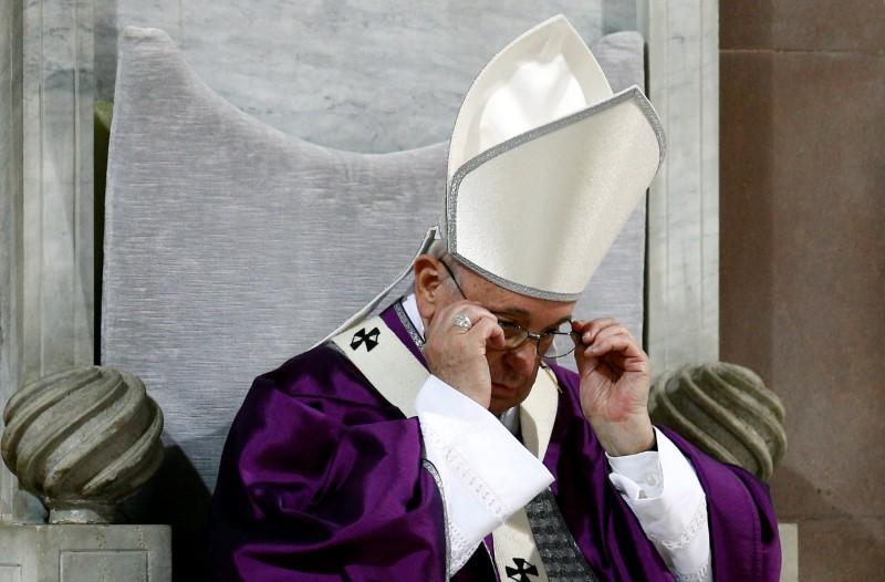 On Ash Wednesday, pope says wealth is 'dust in the wind' On Ash Wednesday, pope says wealth is 'dust in the wind'