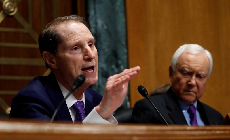 Senators ask U.S. border agency about reported tracking of journalists Senators ask U.S. border agency about reported tracking of journalists