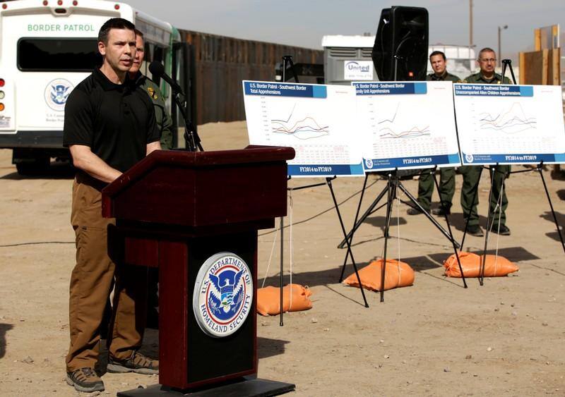 U.S. border agents redeployed to handle migrant humanitarian needs