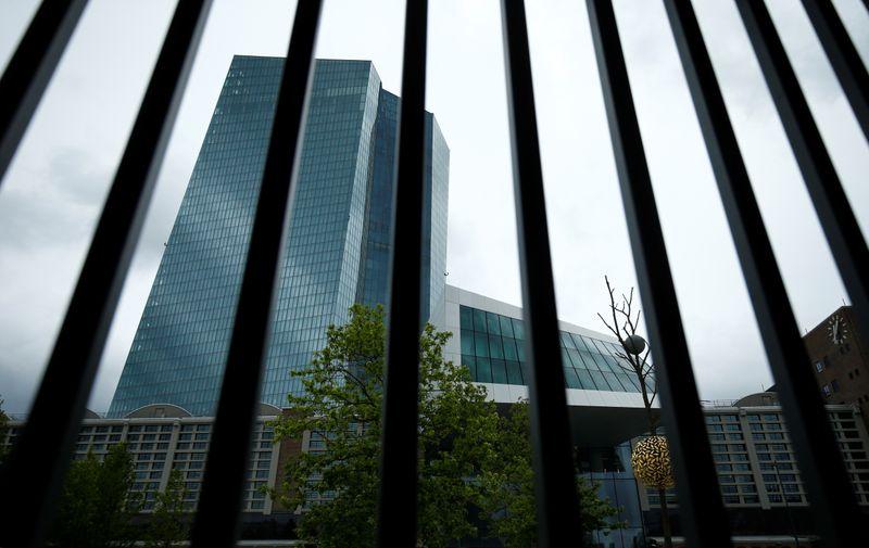Top central banks appear primed to act to combat coronavirus risk