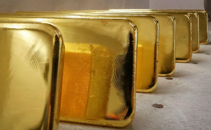 Gold dives palladium heads for record weekly decline