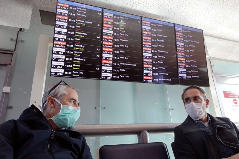 Coronavirusstricken airlines call for state aid to avert ruin