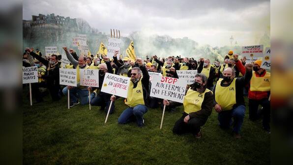 French farmers protest against low earnings, deplore high suicide rate
