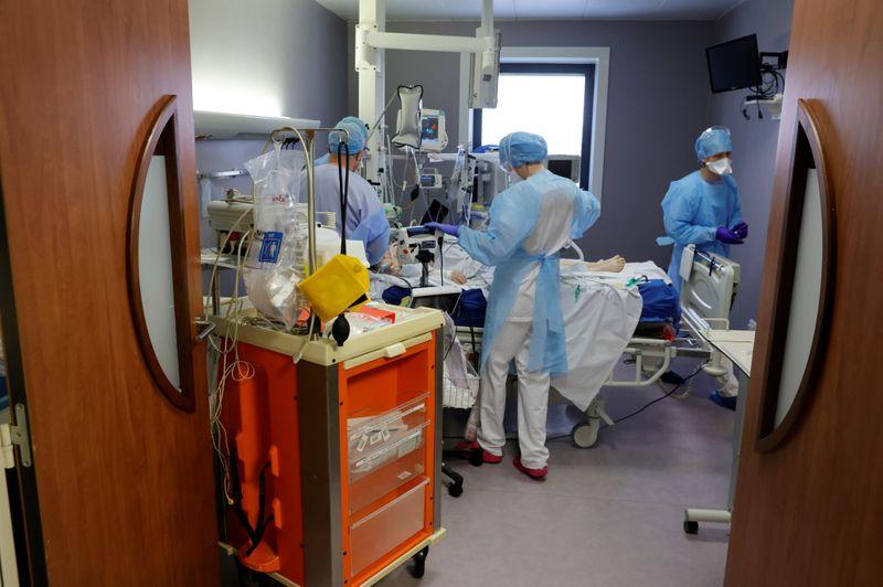 French COVID19 intensive care patient numbers rise again