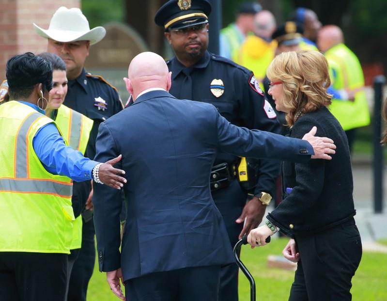 Barbara Bush remembered for her dignity and wit at Houston funeral