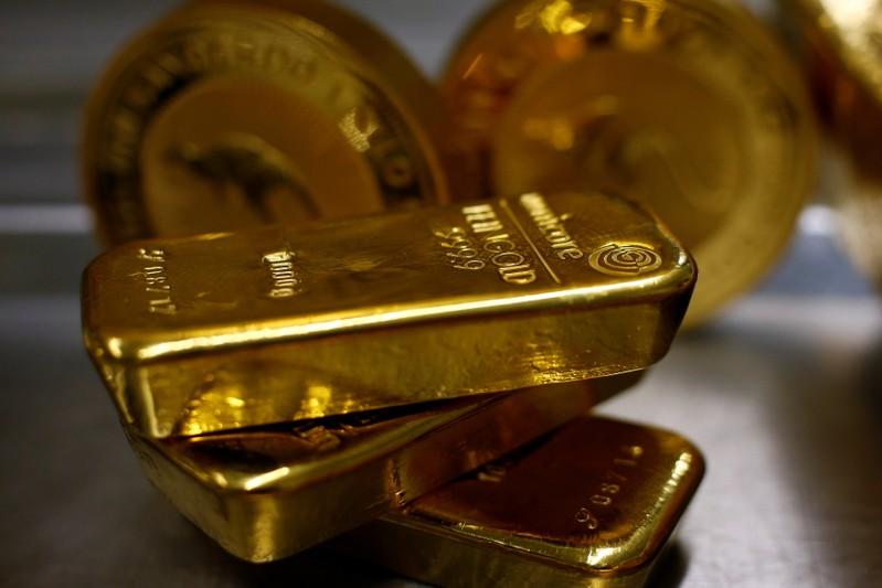 Gold prices inch lower as strong equities weigh Gold prices inch lower as strong equities weigh