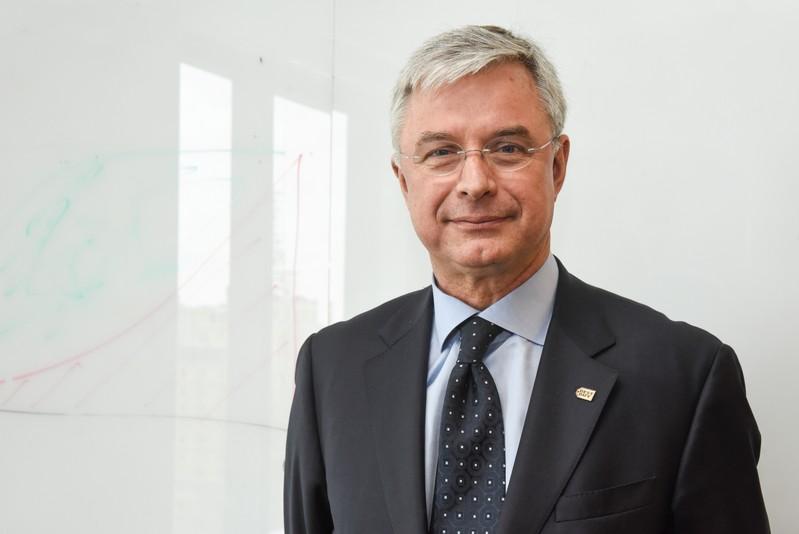 Best Buy replaces turnaround chief Joly with longtime CFO Best Buy replaces turnaround chief Joly with longtime CFO