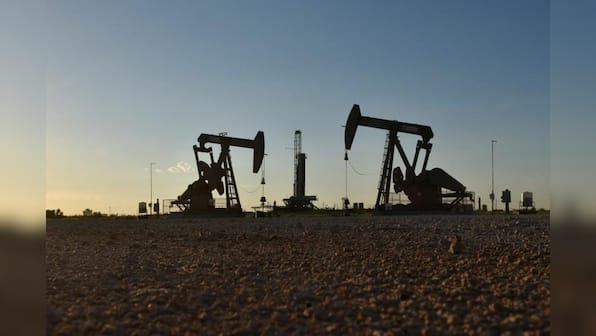 Oil steadies as market focuses on supply risks