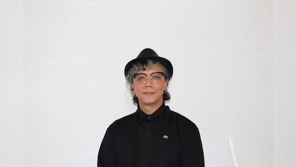 AI Robot paints its own moonscapes in traditional Chinese style