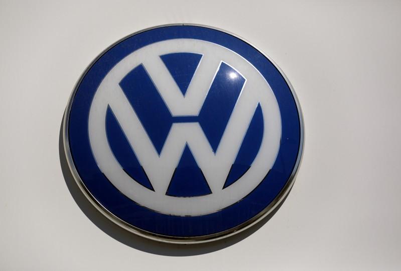 EU lawmakers back wifibased car standard in win for Volkswagen