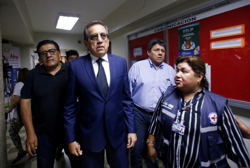 Perus Garcia former president and political chameleon kills himself to avoid arrest