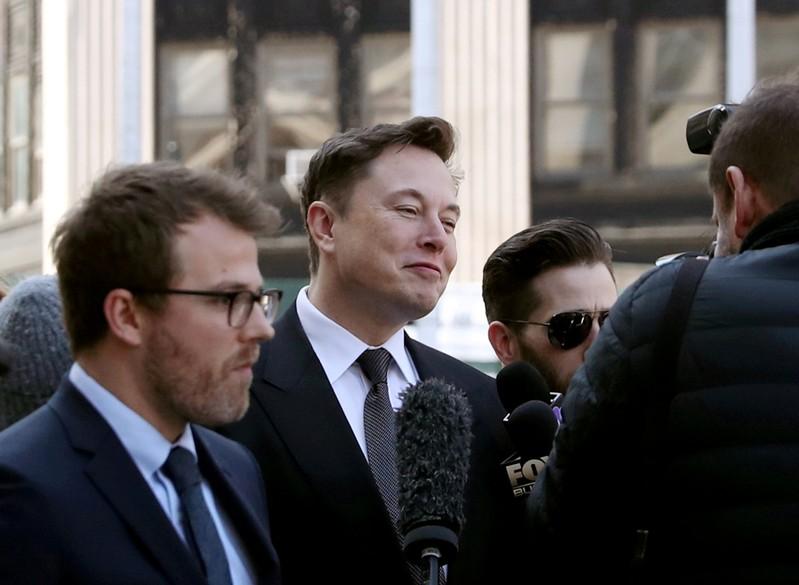 Teslas Elon Musk SEC get another week to work out deal on Twitter use