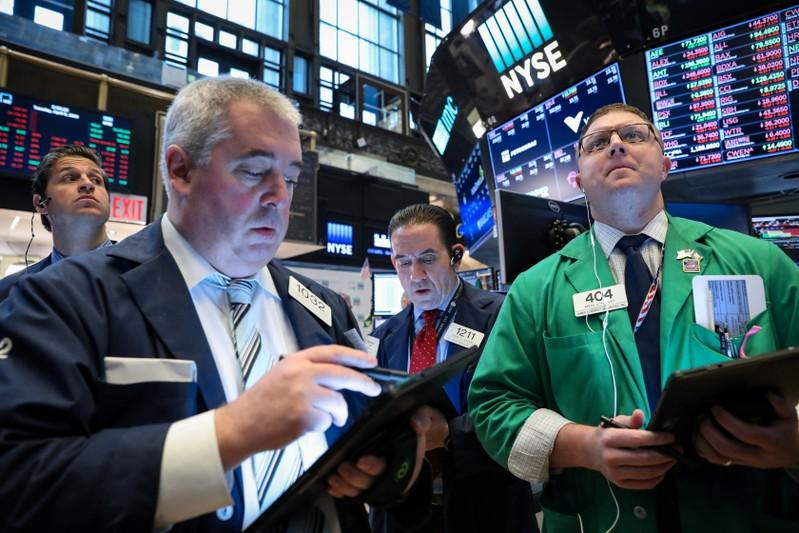 SP 500 closes in on record high after upbeat earnings