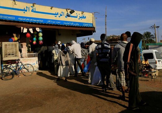 Sudan increases bread prices in Khartoum to help bakers Sudan increases bread prices in Khartoum to help bakers