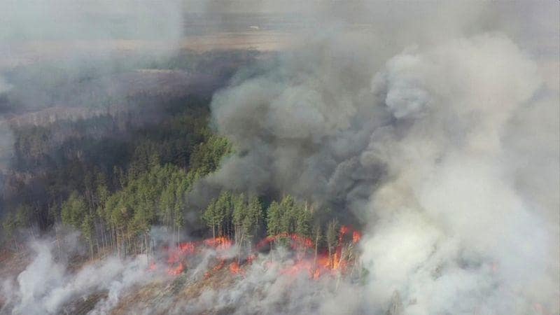 Fire raging near Ukraines Chernobyl poses radiation risk say activists