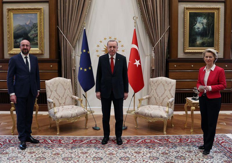 EU commission head taken aback as Erdogan and her colleague snap up the chairs
