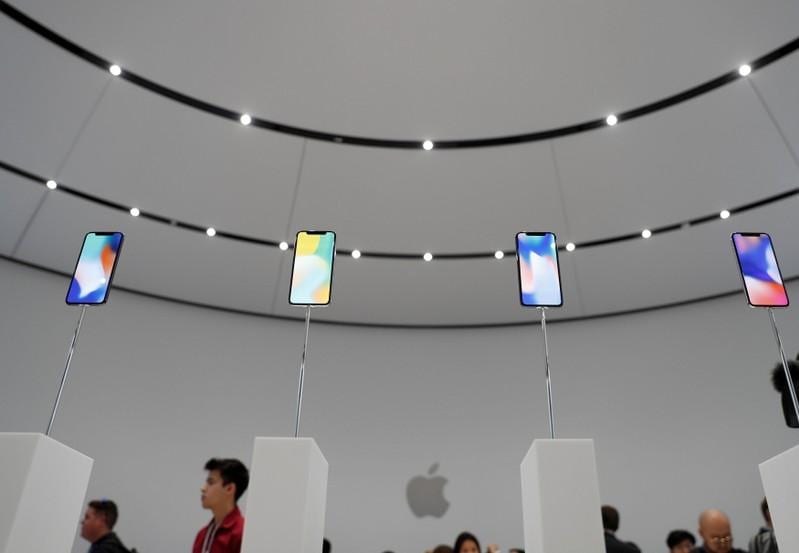 Apple beats financial expectations, plans $100 billion cash return boost