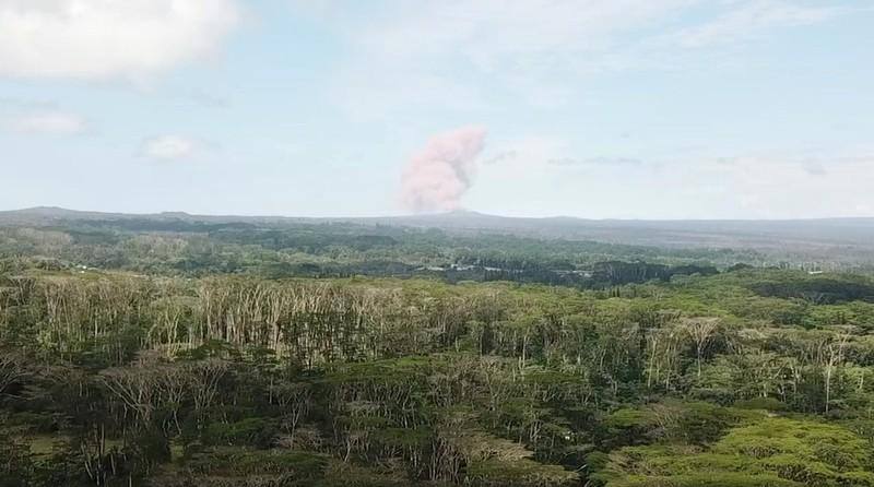 Hawaii’s Big Island on high alert after earthquakes, lava fissures