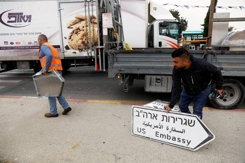 U.S. Embassy road signs go up in Jerusalem
