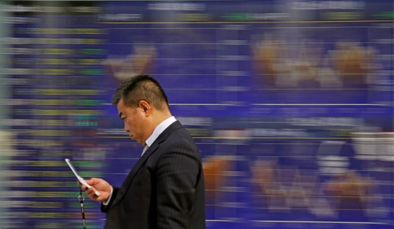Oil elevated ahead of Trump Iran announcement, shares firm