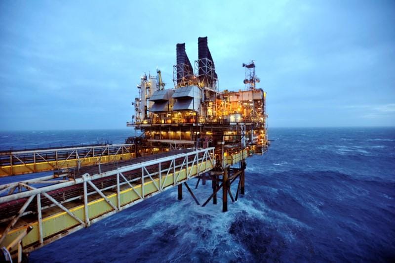 Oil prices fall as Iran nuclear deal retains support