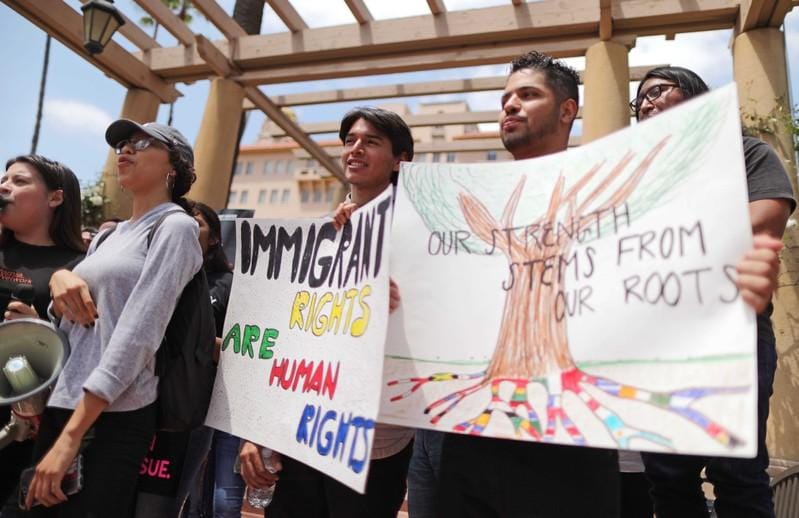 U.S.  judges weigh fate of programme protecting young immigrants