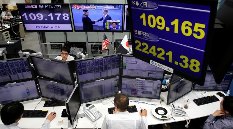 Asian shares steady euro hampered by Italian political risk