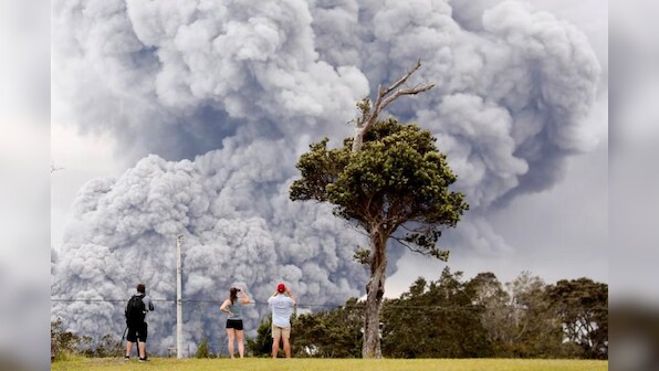 Explosive eruption sends ash 30,000 feet over Hawaii volcano