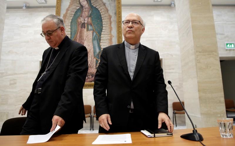 Chilean bishops offer mass resignation over sex abuse scandal
