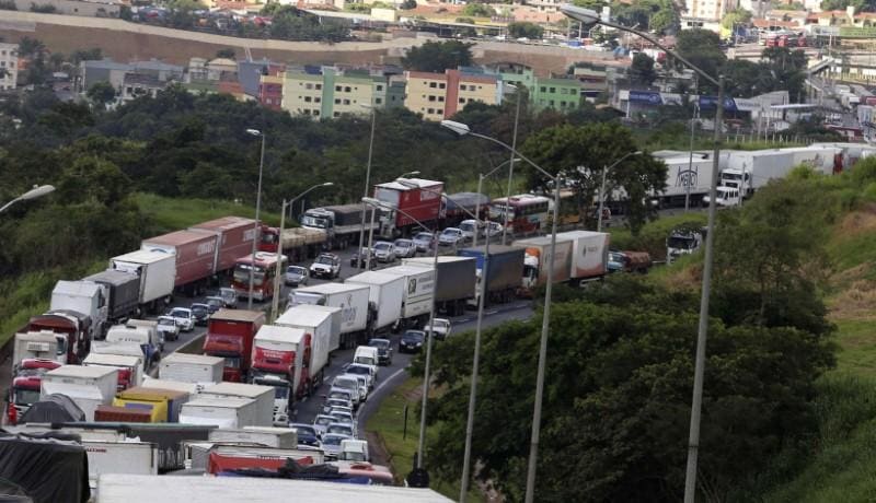 Brazil judge limits how much traffic striking truck drivers can block
