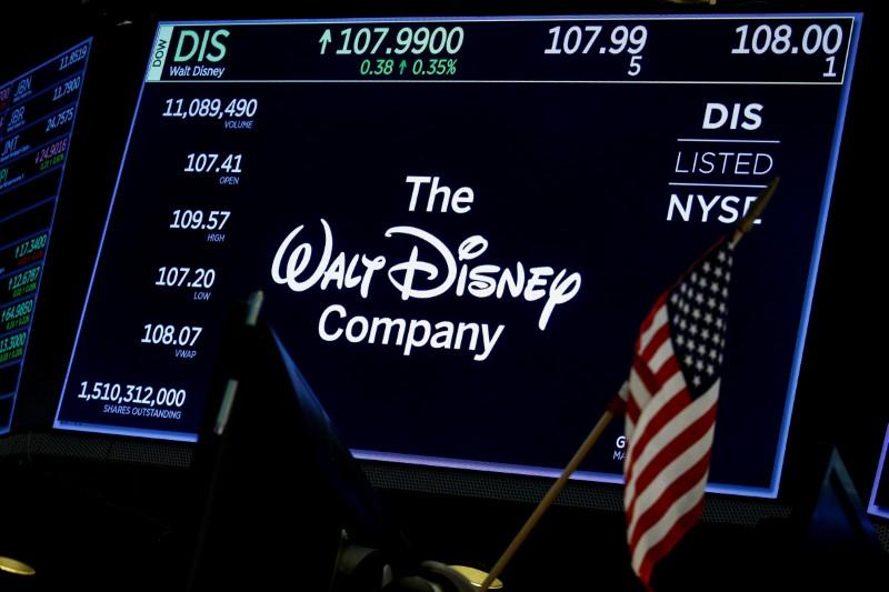 Comcast prepares to top Disney's $50 billion offer for Fox Comcast prepares to top Disney's $50 billion offer for Fox