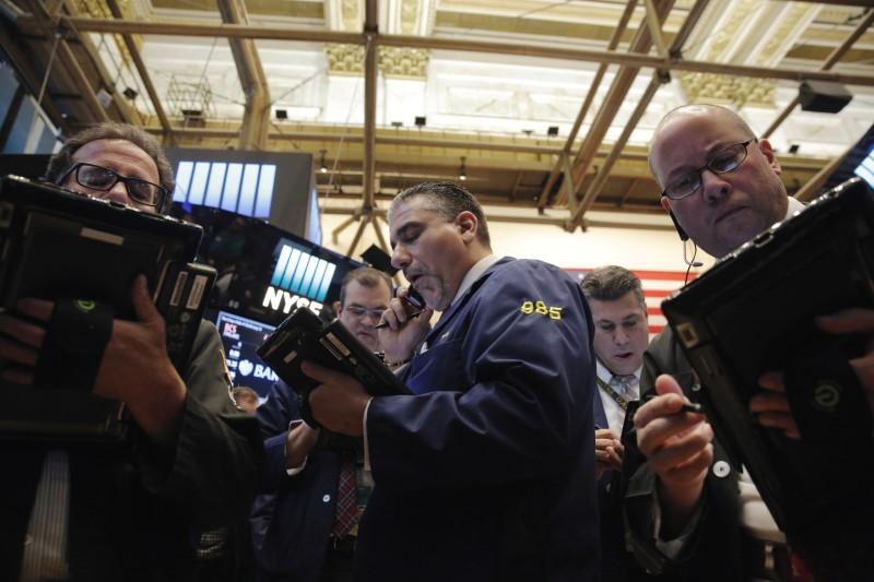Wall Street remains lower on fresh concerns over USChina trade talks
