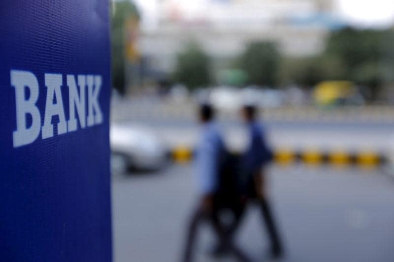 Indian banks ask exporters to close Iran deals due to sanctions