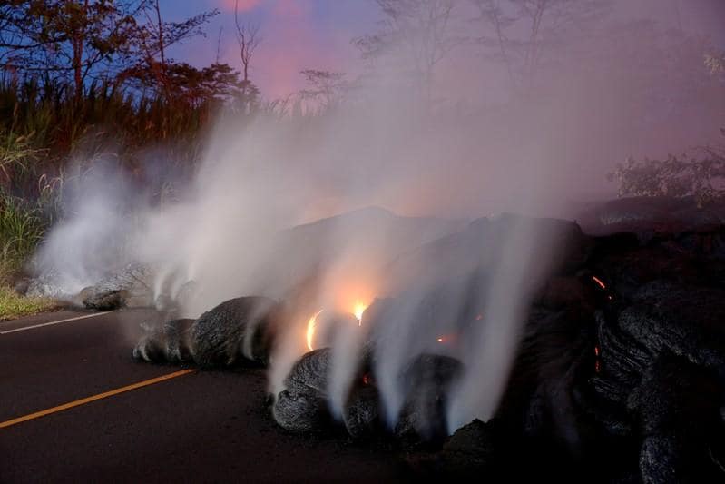 Volcanic lava flow spurs more evacuations on Hawaiis Big Island
