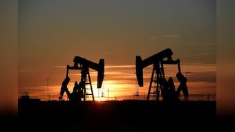 Oil steady, ends week lower as trade tensions weigh