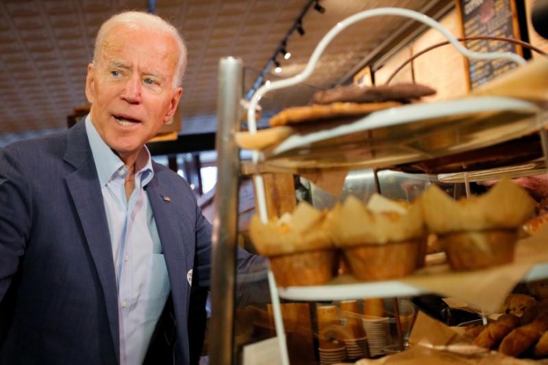 Biden shows early strength but pitfalls loom in 2020 US presidential race