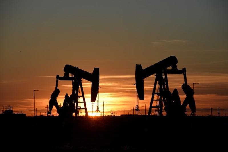 Oil falls after Saudi assurances on market balance Mideast tensions