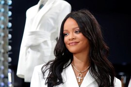 Rihanna is going to create a high-end fashion line with LVMH