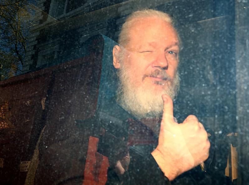 U.S. charges WikiLeaks founder Julian Assange with espionage U.S. charges WikiLeaks founder Julian Assange with espionage