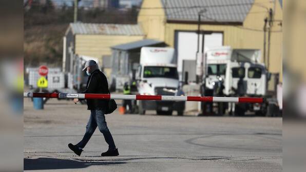 Trudeau warns premature reopening could send Canada 'back into confinement'