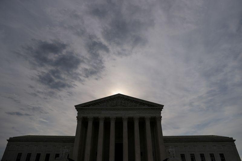 Divisions seen on US Supreme Court on Trump quest to shield financial records
