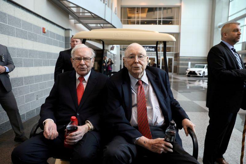 Broker Robinhood upbraids Buffett over casino comparison