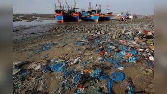 Ban plastic bags? U.N. seeks to cut pollution as recycling falls short