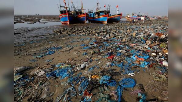 Ban plastic bags? U.N. seeks to cut pollution as recycling falls short