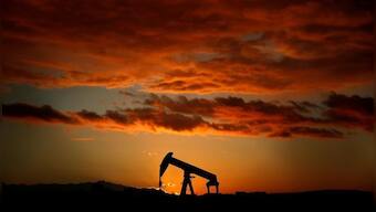 Oil prices rise on ongoing Venezuelan supply trouble